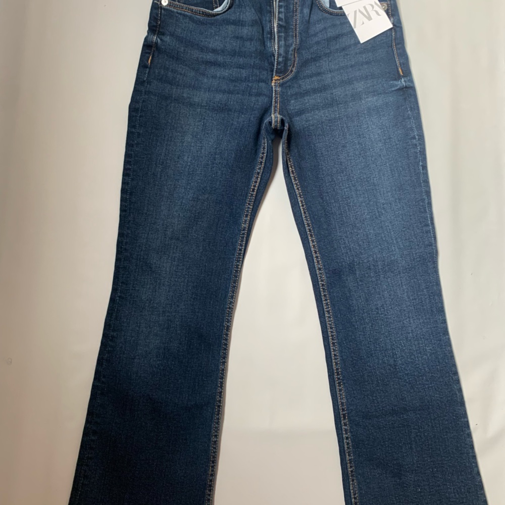 Zara Crop Flare Mid-Rise Cropped  Size 6 brand New